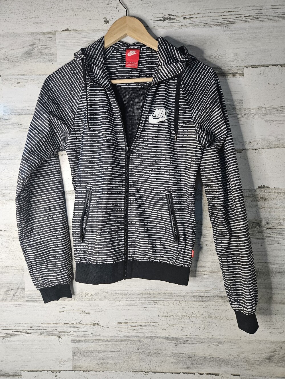 Nike Windbreaker Black White Rain Jacket Womens XS Lightweight Running Jacket